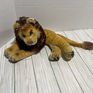 Vintage Steiff Leo Lion laying down